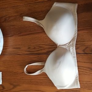 Vanity Fair 42D bra